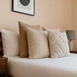 2 Bed Apartment In Stratford