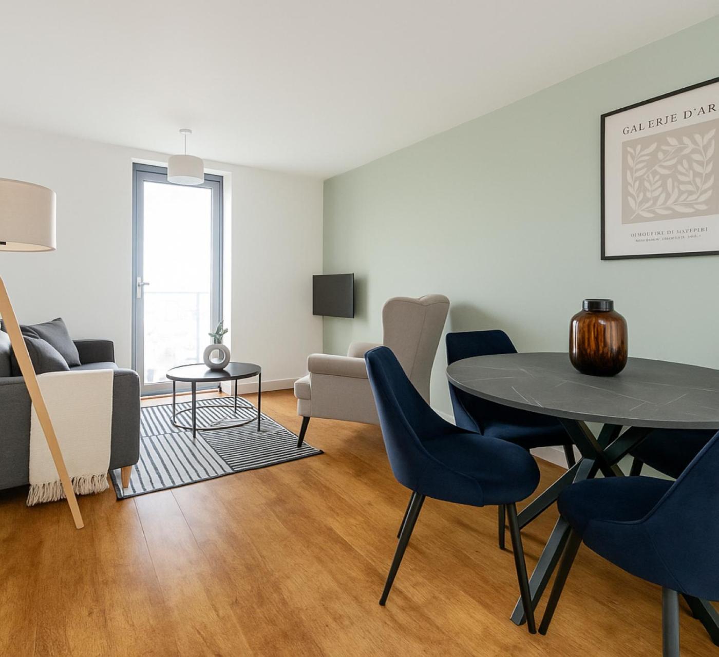 2 Bed In Stratford * London